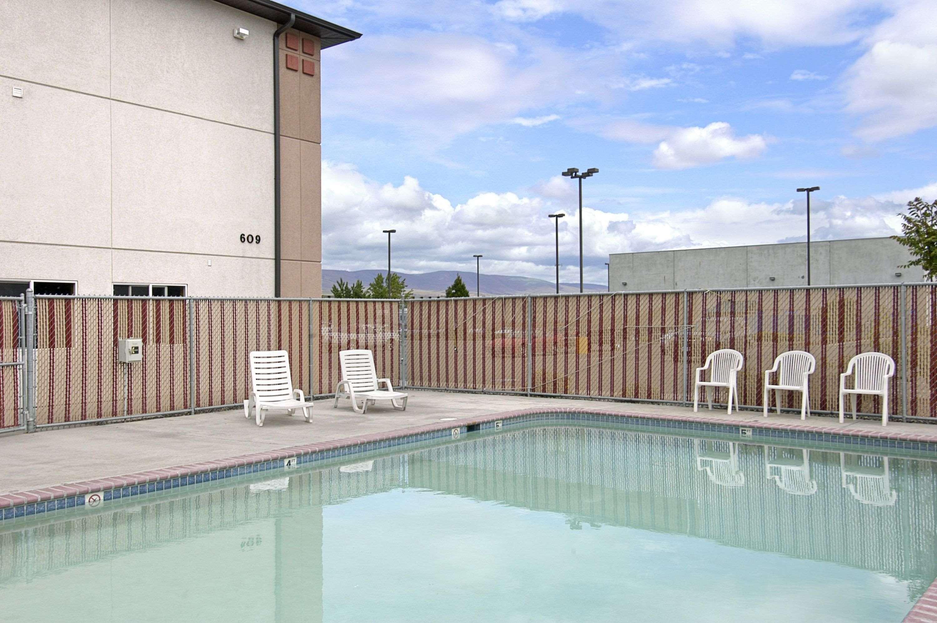 Super 8 By Wyndham The Dalles Or Екстериор снимка