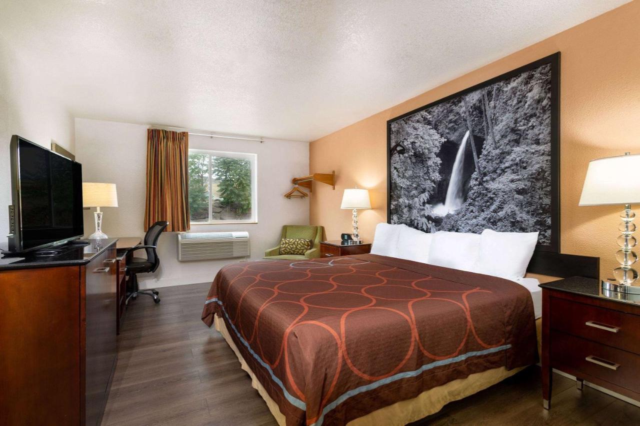 Super 8 By Wyndham The Dalles Or Екстериор снимка
