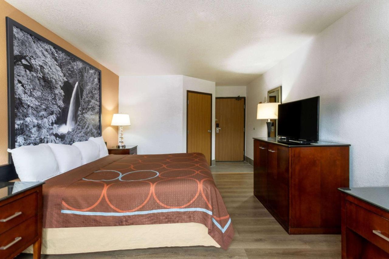 Super 8 By Wyndham The Dalles Or Екстериор снимка