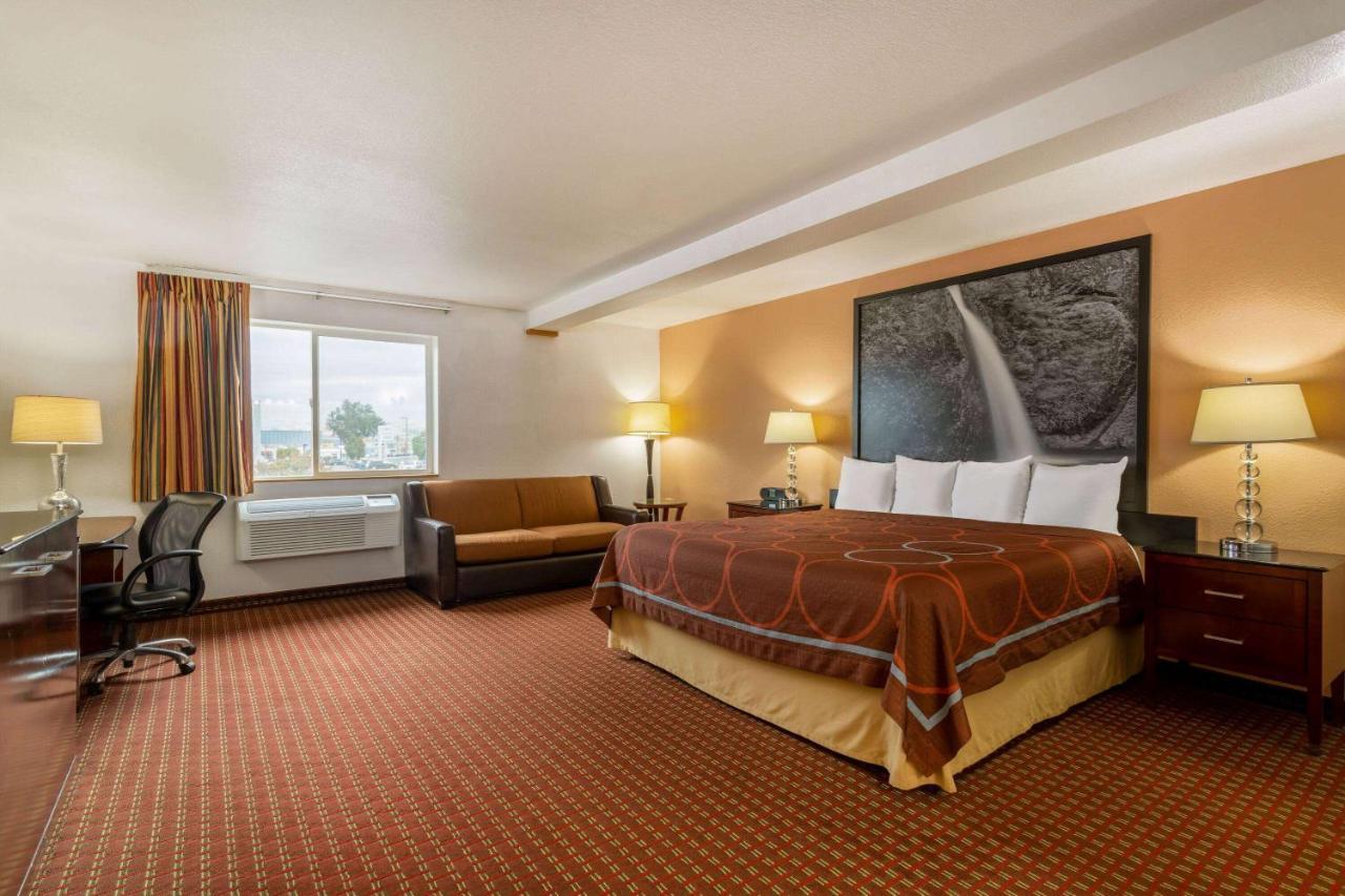 Super 8 By Wyndham The Dalles Or Екстериор снимка