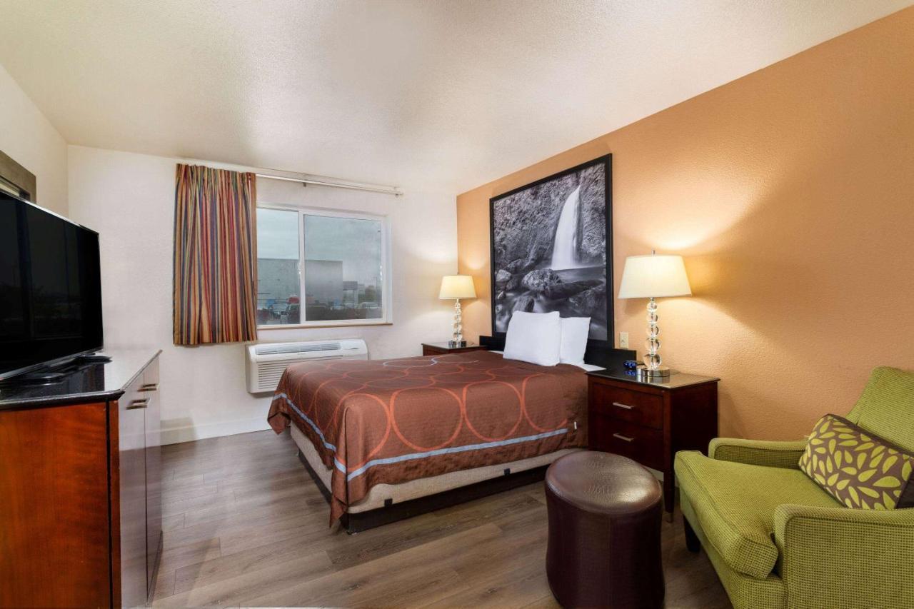 Super 8 By Wyndham The Dalles Or Екстериор снимка