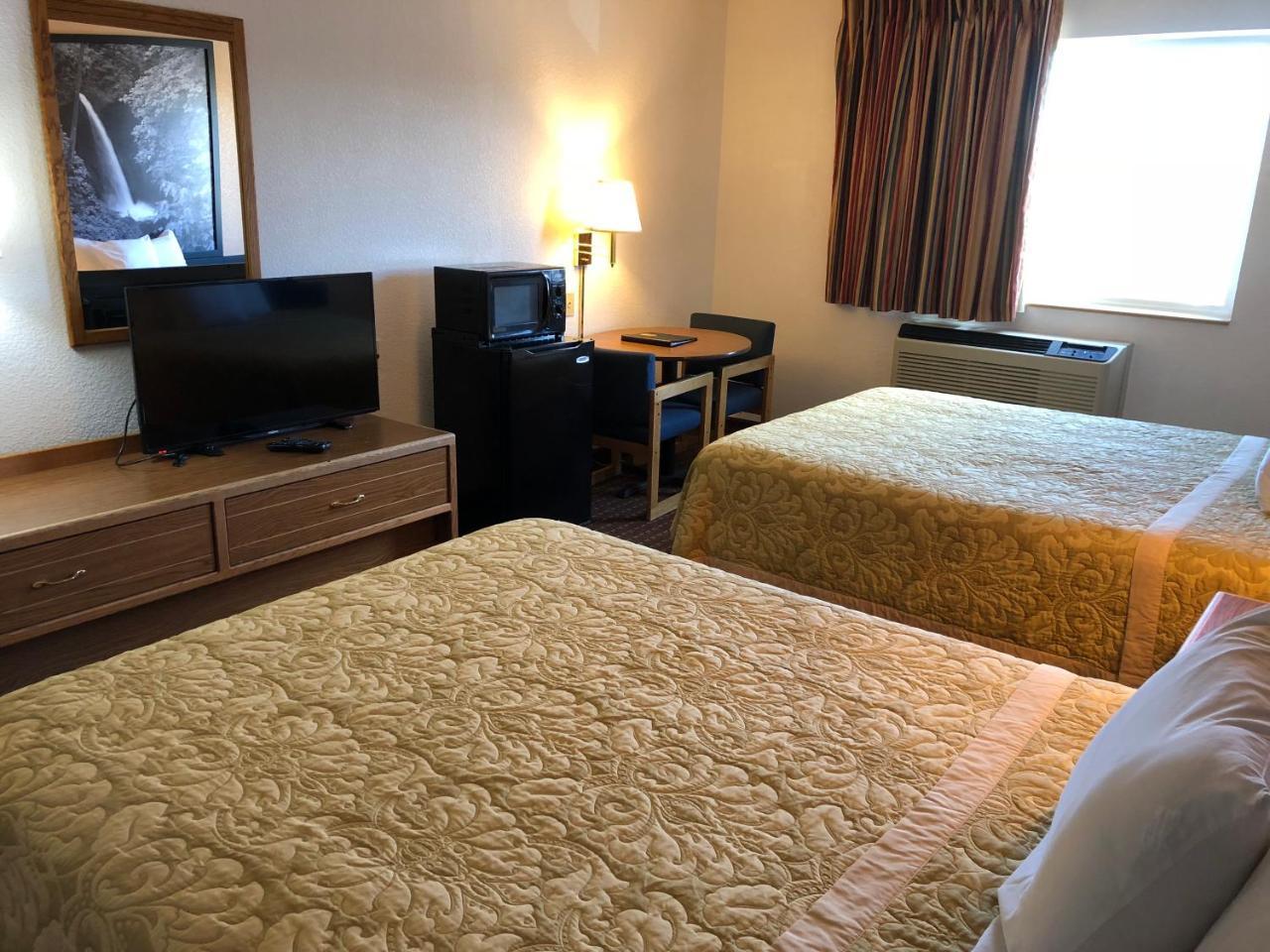 Super 8 By Wyndham The Dalles Or Екстериор снимка