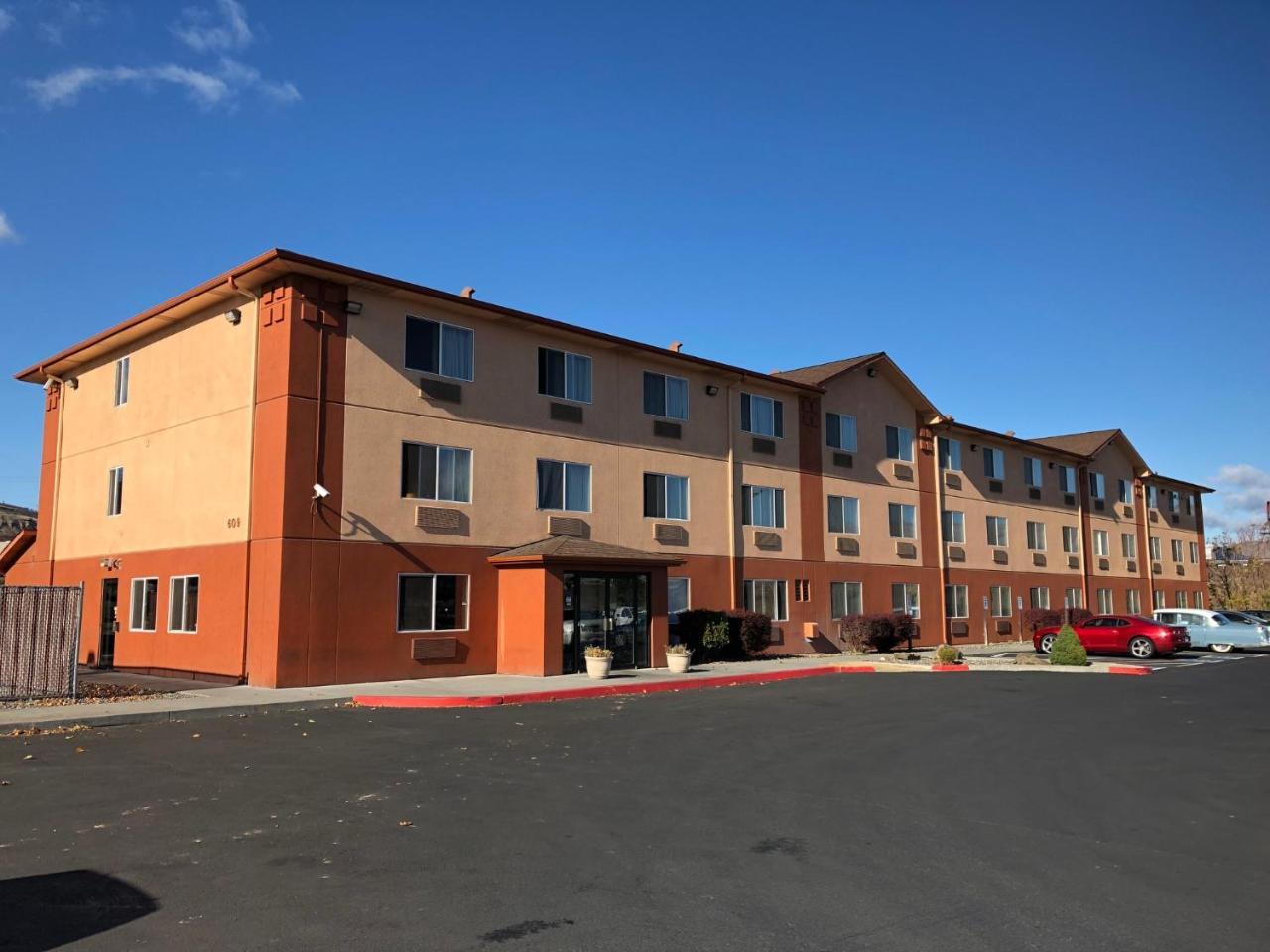 Super 8 By Wyndham The Dalles Or Екстериор снимка