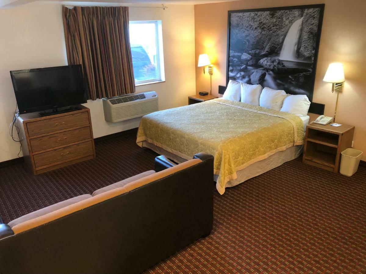 Super 8 By Wyndham The Dalles Or Екстериор снимка